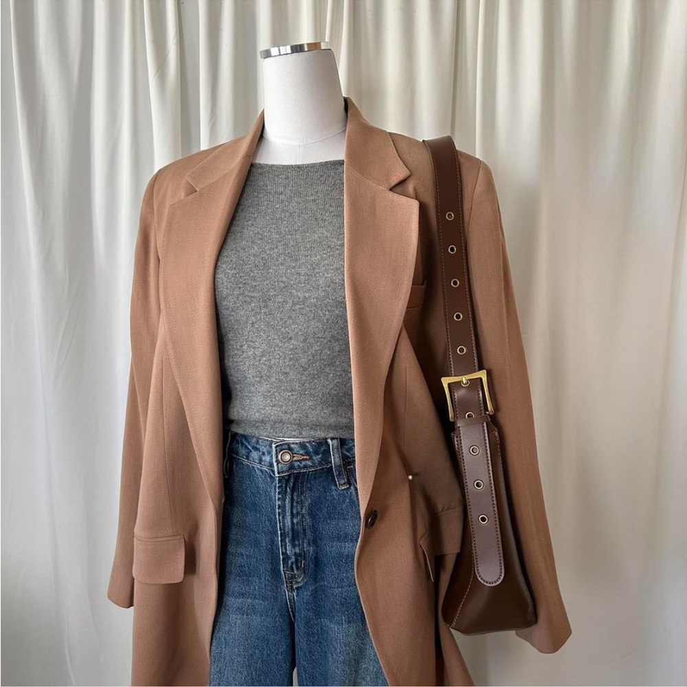 DKNY Vintage 1990s tan pure wool blazer 12. - Picture 4 of 8
